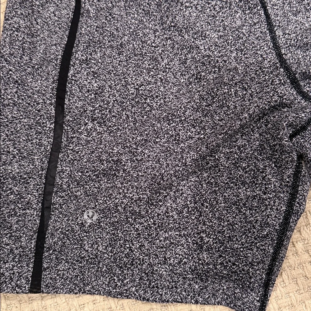 LULULEMON Medium Men's Gray Athletic Shorts
